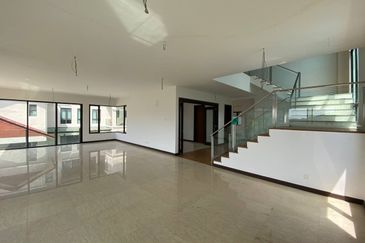 (6555 Sq Ft, Freehold & Facing South) 3 Storey Bungalow @ Amberhill, Taman Melawati, Kuala Lumpur