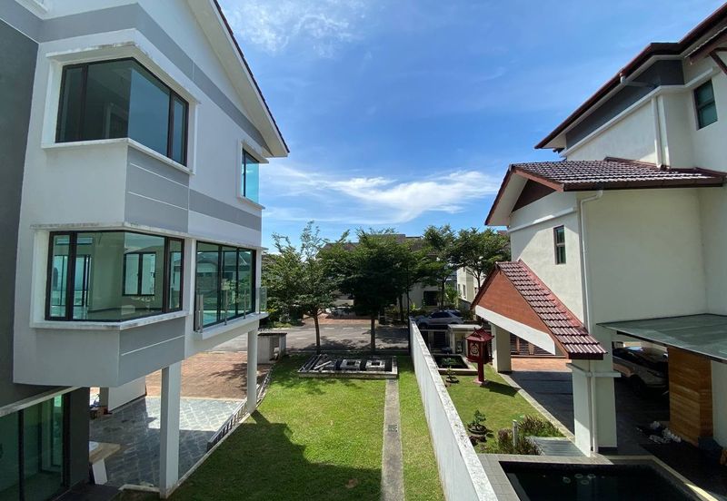 (6555 Sq Ft, Freehold & Facing South) 3 Storey Bungalow @ Amberhill, Taman Melawati, Kuala Lumpur