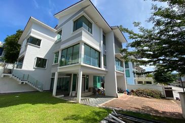 (6555 Sq Ft, Freehold & Facing South) 3 Storey Bungalow @ Amberhill, Taman Melawati, Kuala Lumpur