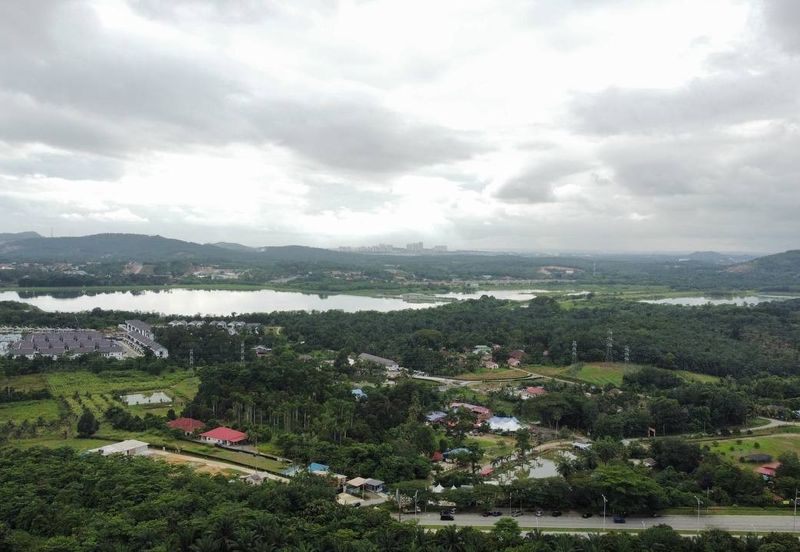 (Freehold, Non Bumi, Road Frontage)2.55 Acres of Development Land, Kg Desa Putra, Kajang