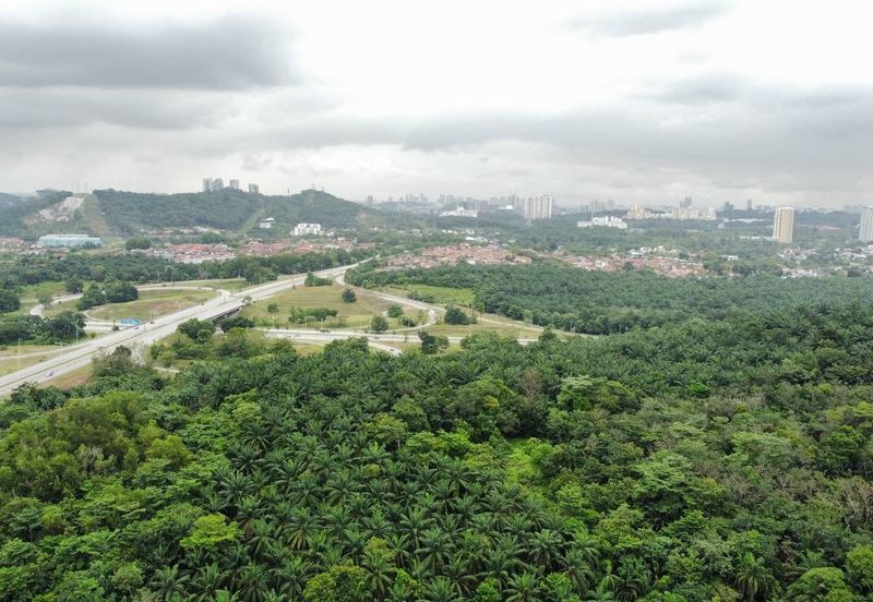(Freehold, Non Bumi, Road Frontage)2.55 Acres of Development Land, Kg Desa Putra, Kajang