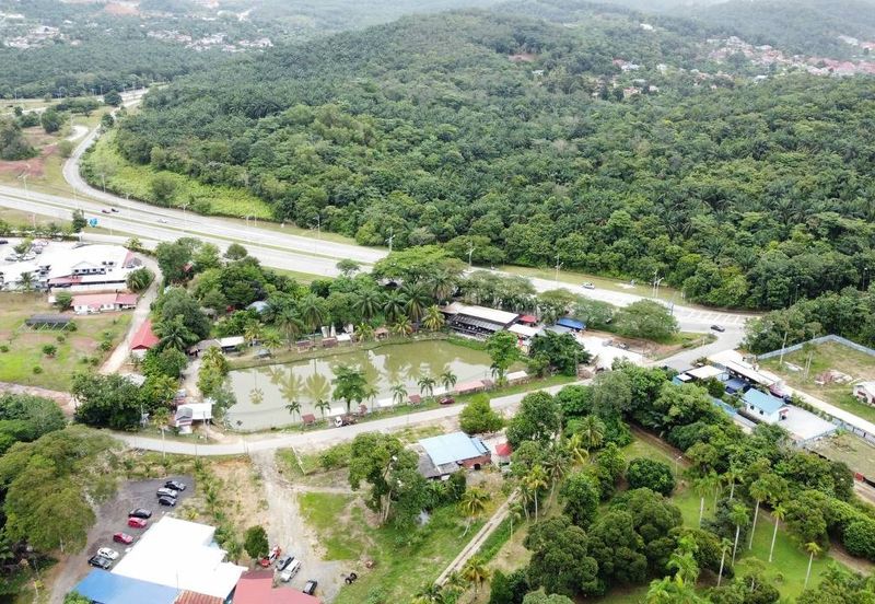 (Freehold, Non Bumi, Road Frontage)2.55 Acres of Development Land, Kg Desa Putra, Kajang