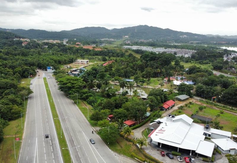 (Freehold, Non Bumi, Road Frontage)2.55 Acres of Development Land, Kg Desa Putra, Kajang