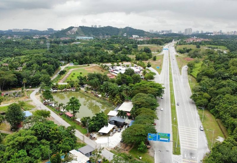 (Freehold, Non Bumi, Road Frontage)2.55 Acres of Development Land, Kg Desa Putra, Kajang
