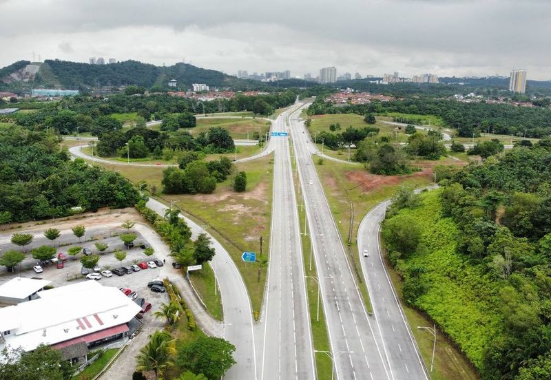 (Freehold, Non Bumi, Road Frontage)2.55 Acres of Development Land, Kg Desa Putra, Kajang