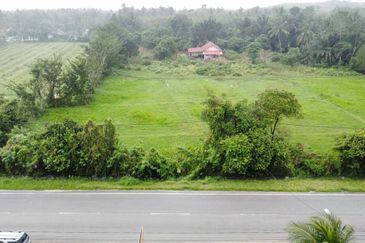 ( 1,582 KP, Tepi Jalan, Bebas Banjir) Lot Kedai di Kok Lanas, Ketereh, Kelantan