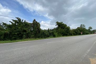 ( 1,582 KP, Tepi Jalan, Bebas Banjir) Lot Kedai di Kok Lanas, Ketereh, Kelantan