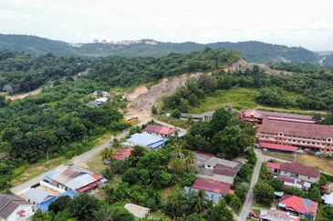 (Bebas Banjir, Akses Cantik) Tanah Pembangunan 3.2 Ekar di Kg Bukit Cherakah, Seksyen U15, Shah Alam