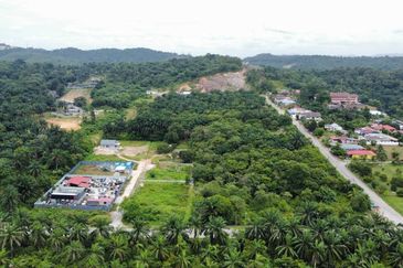(Bebas Banjir, Akses Cantik) Tanah Pembangunan 3.2 Ekar di Kg Bukit Cherakah, Seksyen U15, Shah Alam