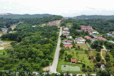 (Bebas Banjir, Akses Cantik) Tanah Pembangunan 3.2 Ekar di Kg Bukit Cherakah, Seksyen U15, Shah Alam
