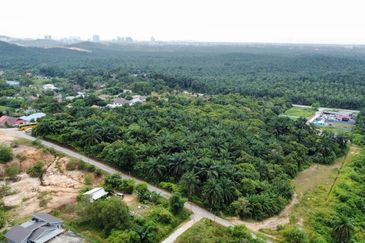 (Bebas Banjir, Akses Cantik) Tanah Pembangunan 3.2 Ekar di Kg Bukit Cherakah, Seksyen U15, Shah Alam