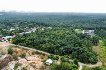 (Bebas Banjir, Akses Cantik) Tanah Pembangunan 3.2 Ekar di Kg Bukit Cherakah, Seksyen U15, Shah Alam