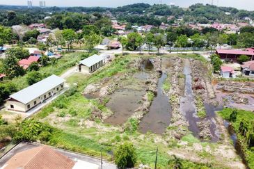  (Tepi Jalan, Freehold MCL)Tanah Pembangunan 2 Ekar di Kampung Duyong, Melaka