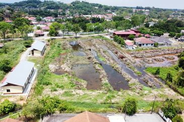  (Tepi Jalan, Freehold MCL)Tanah Pembangunan 2 Ekar di Kampung Duyong, Melaka