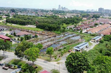  (Tepi Jalan, Freehold MCL)Tanah Pembangunan 2 Ekar di Kampung Duyong, Melaka