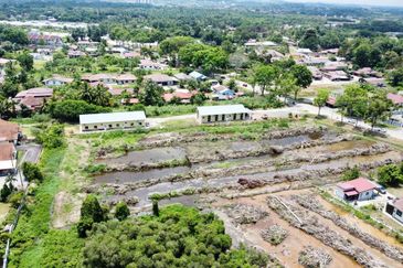  (Tepi Jalan, Freehold MCL)Tanah Pembangunan 2 Ekar di Kampung Duyong, Melaka