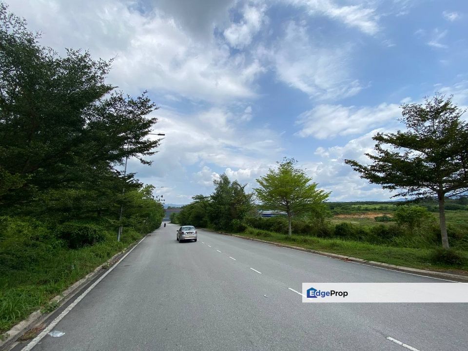  (Freehold, Gated & Guarded)1.5 Sty Semi Detached Factory, Kawasan Perindustrian Hi-Tech 7, Semenyih, Selangor, Semenyih