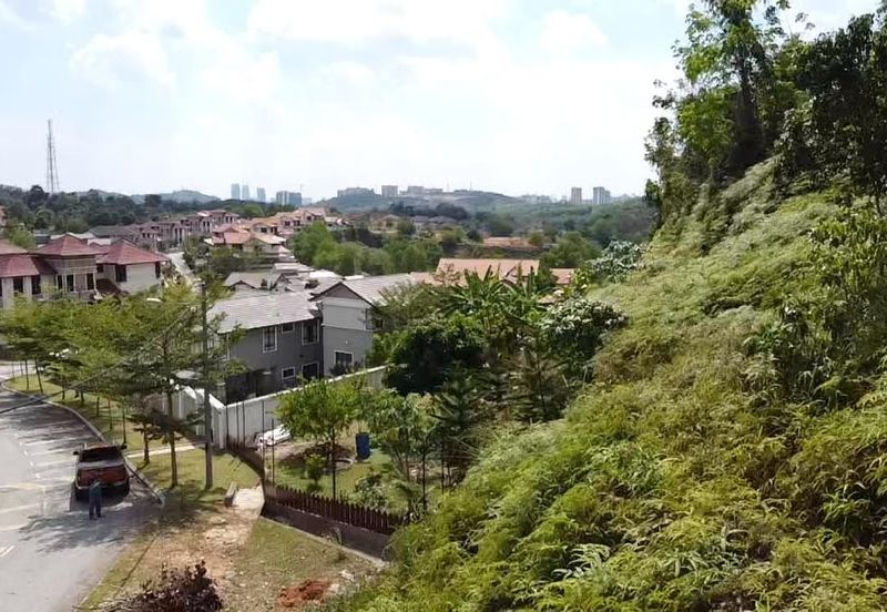 Taman Puncak Pinggiran Putra