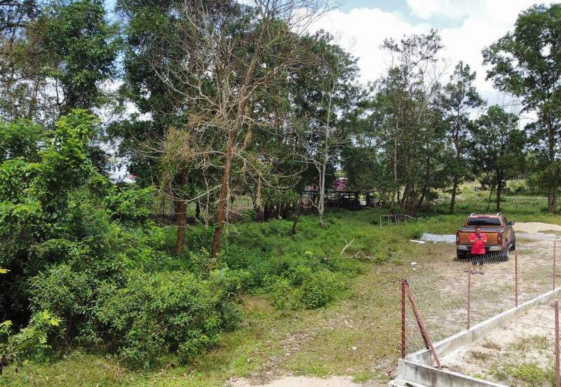 (Corner Lot, Blkg Pasaraya Pantai Timur )Lot Banglo, Jln Hj Ibrahim, Kg Bechah Peleting, Tanah Merah