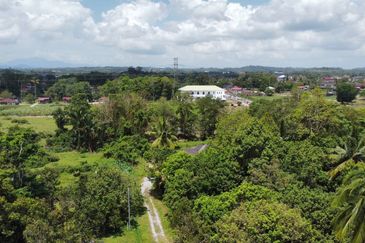 (Corner Lot, Blkg Pasaraya Pantai Timur )Lot Banglo, Jln Hj Ibrahim, Kg Bechah Peleting, Tanah Merah