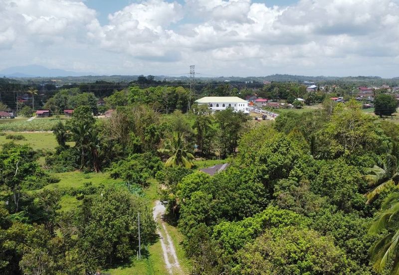 (Corner Lot, Blkg Pasaraya Pantai Timur )Lot Banglo, Jln Hj Ibrahim, Kg Bechah Peleting, Tanah Merah