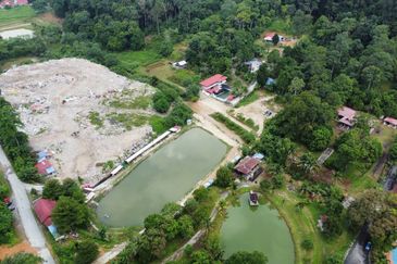 ( Freehold, Tepi Jln, Bebas Banjir) Tanah Kebun 3.9 Ekar di Jln Felcra Semungkis, Batu 14, Hulu Langat