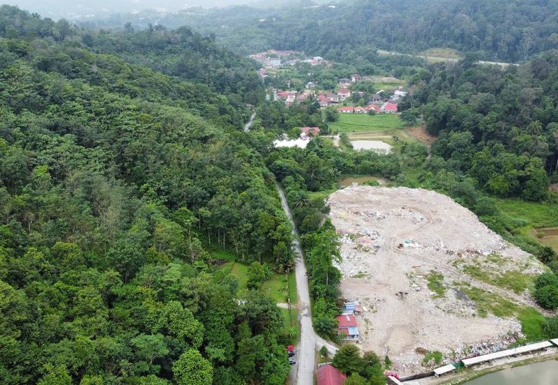 ( Freehold, Tepi Jln, Bebas Banjir) Tanah Kebun 3.9 Ekar di Jln Felcra Semungkis, Batu 14, Hulu Langat