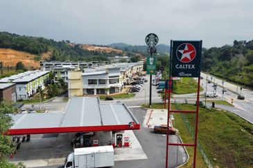 Jalan Bukit Cherakah