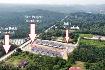 Jalan Bukit Cherakah