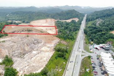 Jalan Bukit Cherakah