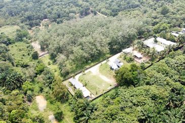  (Zon Kediaman, Ada Anak Sungai) Tanah Pertanian 3.1 Ekar Kg Bukit Cherakah, Sek U15, Shah Alam