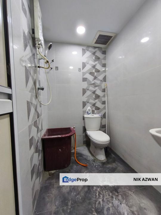 (20x80, Freehold, Renovated) Teres Setingkat, Taman Greenwood, Gombak, Selangor, Gombak