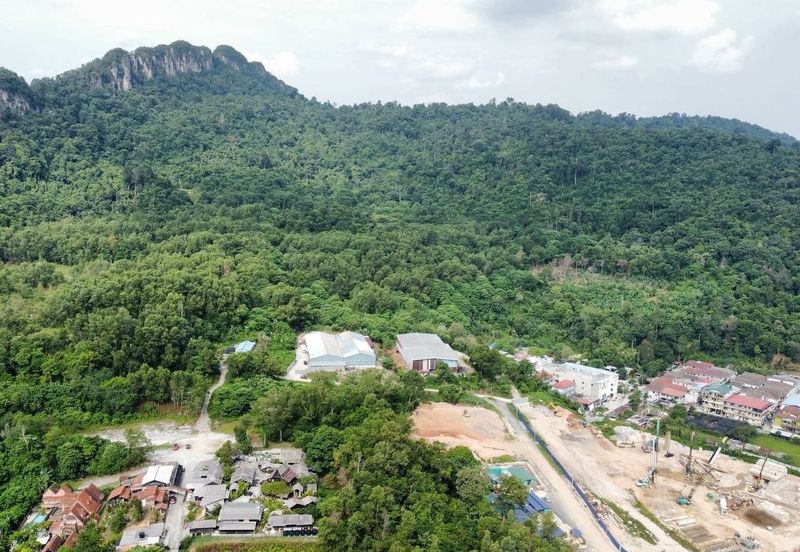(Bersebelahan MRR2, Restoran Golek-Golek) Tanah Pertanian 2 Ekar di Kg Tengah Tambahan Gombak