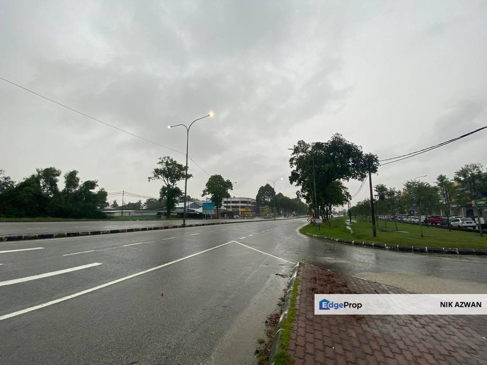  2.33 Acres of Prime Commercial-Zoned Land,Tanjung Lumpur, Kuantan, Pahang, Kuantan