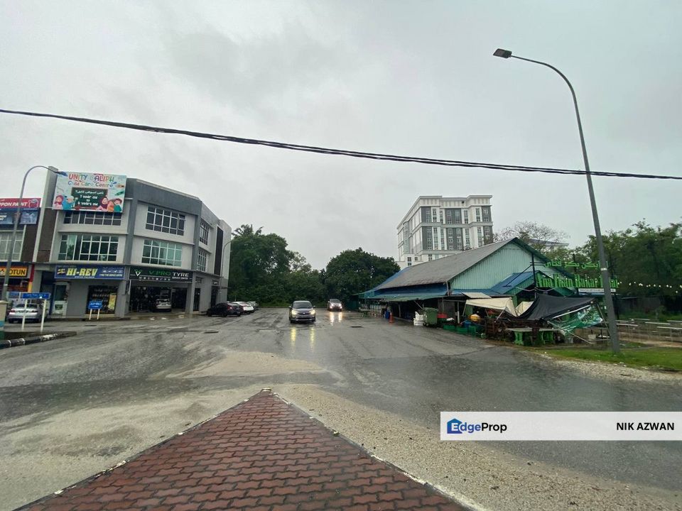  2.33 Acres of Prime Commercial-Zoned Land,Tanjung Lumpur, Kuantan, Pahang, Kuantan