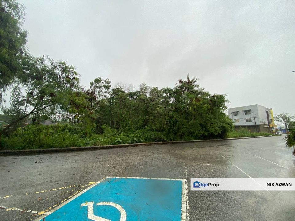  2.33 Acres of Prime Commercial-Zoned Land,Tanjung Lumpur, Kuantan, Pahang, Kuantan