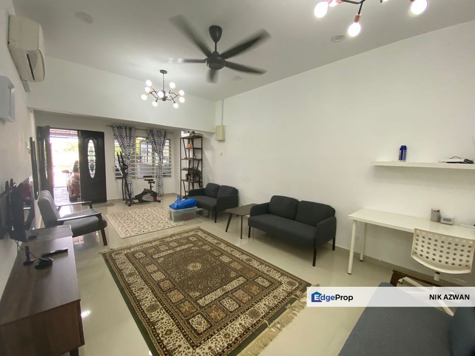 (1550 Sq Ft, Renovated, Not Facing Other Home) Teres Setingkat, Taman Serdang Jaya, Seri Kembangan, Selangor, Seri Kembangan