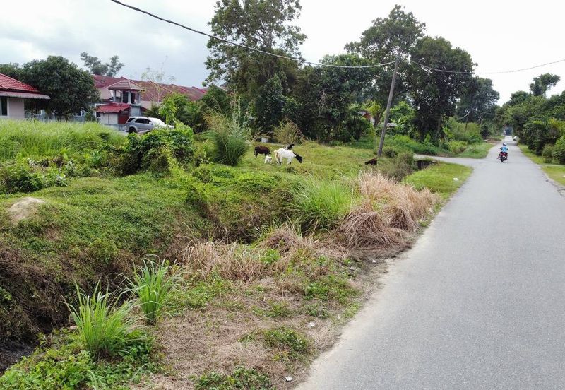  (4,456 KP, 5km ke Pusat Bandar) Lot Banglo, Taman SL Chat Harimau, Tanah Merah, Kelantan