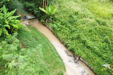  (Ada Anak Sungai, Akses Cantik) Tnh Pembangunan 7.9 Ekar, Jln Felcra Semungkis, Batu 14, Hulu Langat