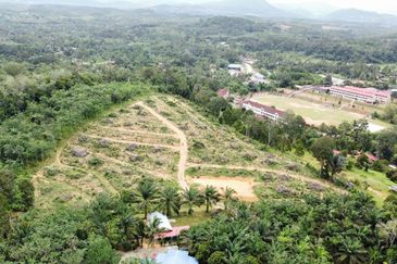  (Freehold, Berbukit)Tanah Pertanian 5.22 Ekar di Kg Peradong, Kuala Klawang, Jelebu, Negeri Sembilan