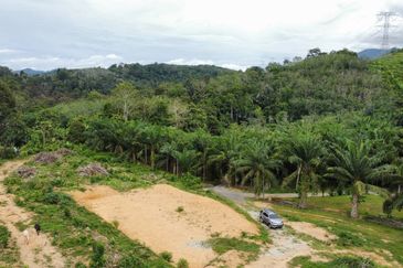  (Freehold, Berbukit)Tanah Pertanian 5.22 Ekar di Kg Peradong, Kuala Klawang, Jelebu, Negeri Sembilan