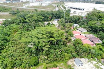 (Tepi Jalan, Freehold, Next To Elmina Industrial Park) Tanah Pembangunan 1.125 Ekar, Kampung Merbau Sempak, Sg Buloh