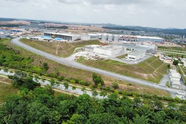 (Tepi Jalan, Freehold, Next To Elmina Industrial Park) Tanah Pembangunan 1.125 Ekar, Kampung Merbau Sempak, Sg Buloh