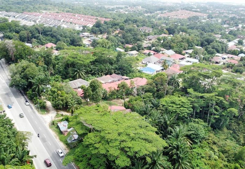 (Tepi Jalan, Freehold, Next To Elmina Industrial Park) Tanah Pembangunan 1.125 Ekar, Kampung Merbau Sempak, Sg Buloh