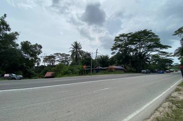 (Tepi Jalan, Freehold, Next To Elmina Industrial Park) Tanah Pembangunan 1.125 Ekar, Kampung Merbau Sempak, Sg Buloh