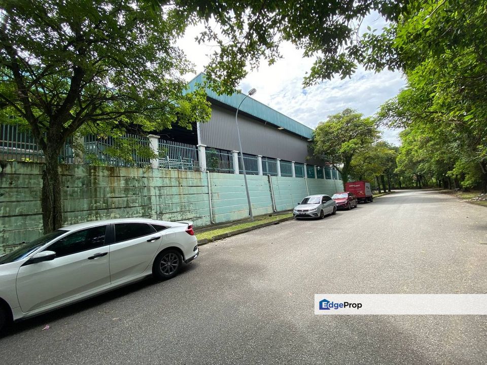Corner Unit of Detached Factory With 2 Storey Office, Taman Perindustrian Puchong Utama, Puchong, Selangor, Puchong