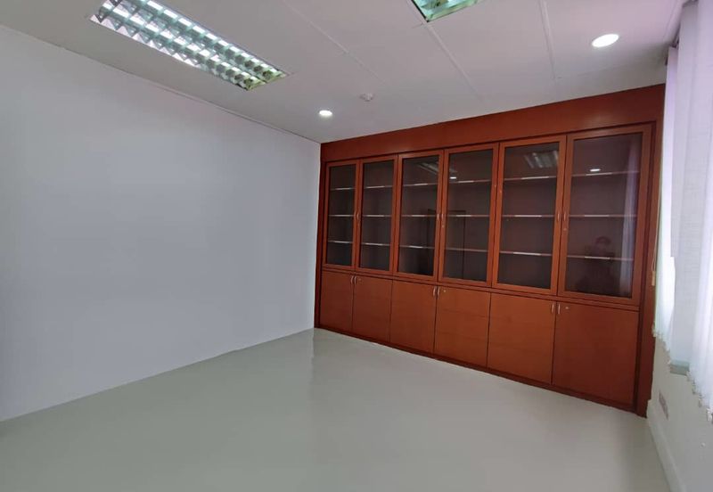 Walking Distance To Masjid Jamid LRT KL