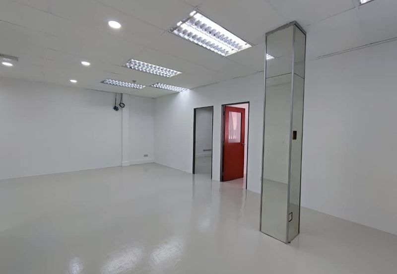 Walking Distance To Masjid Jamid LRT KL