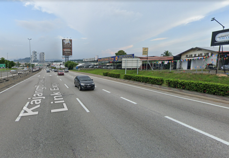 Belakong 1.12 acres Factory for sale, TNB supply 600 amps