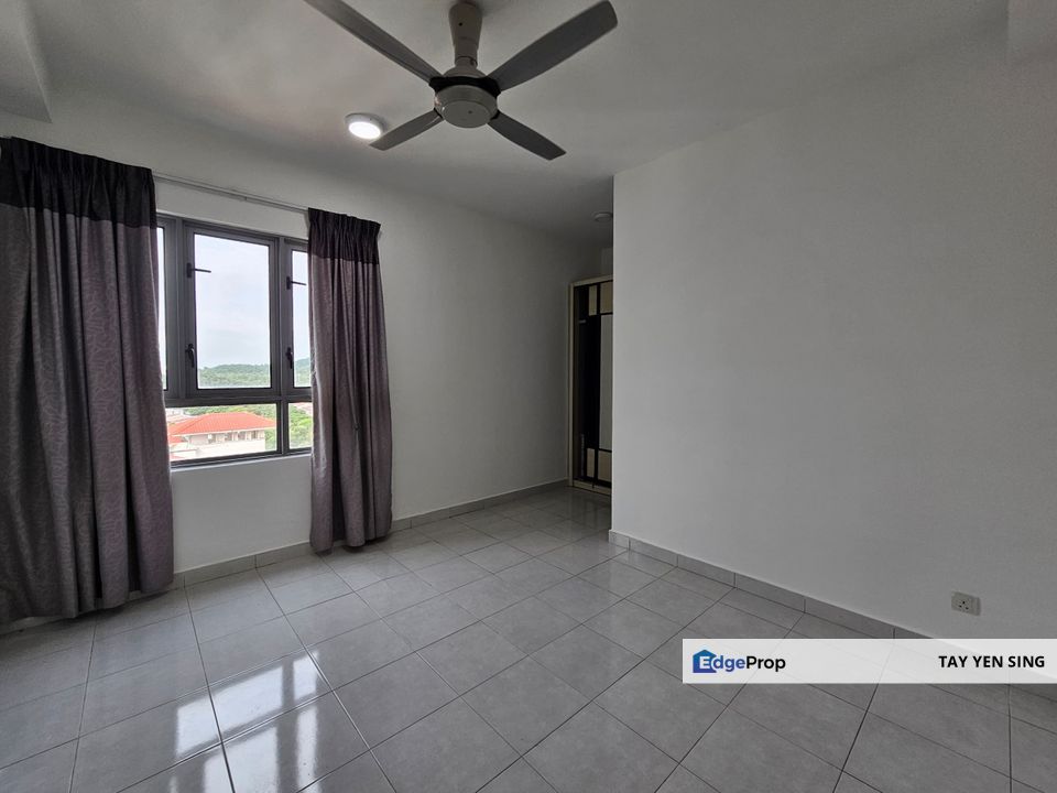 Puchong, Puchong Puri Tower next Highway and Chines School, Selangor, Puchong